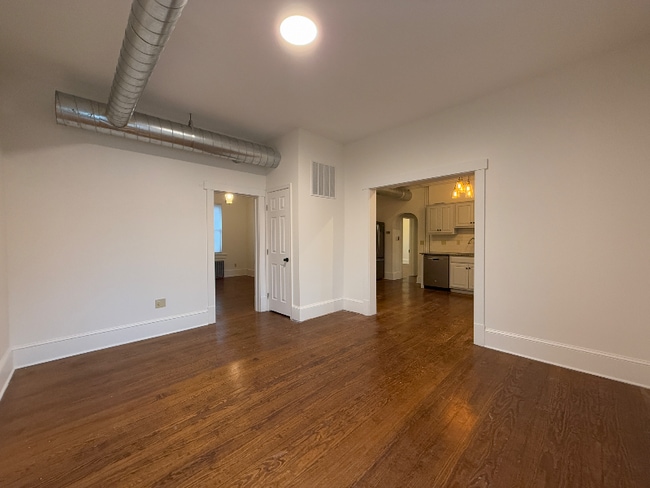 Photo - 252-260 W Main St Unit 260