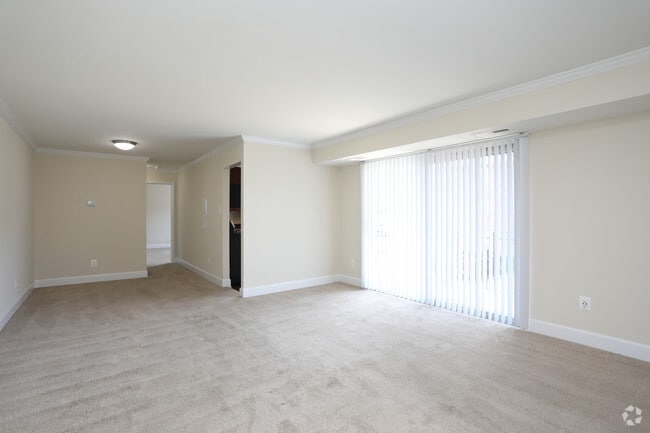 1BA, 1BA - 737 SF