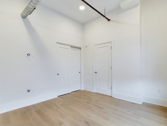 Photo - Amazing 2 bedroom/2 bathroom with large ro... Unit 8226d962-4c30-11ee-a6d4-024e11a41c3d