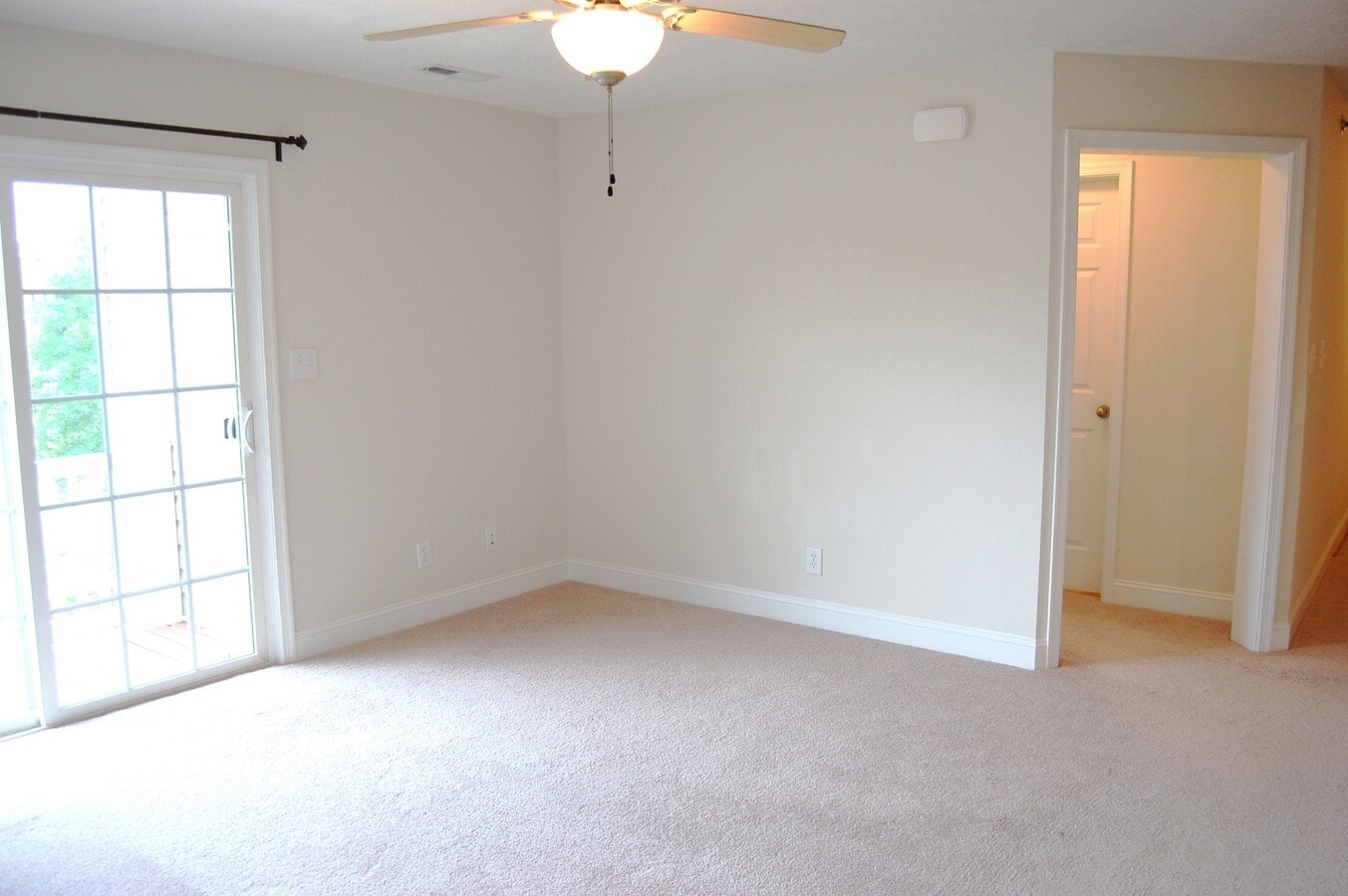 Photo - 623 Wyndhurst Dr