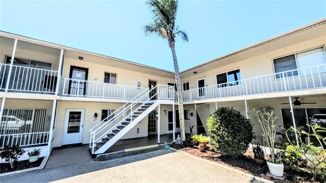 Building Photo - 360 Base Ave E Unit 424