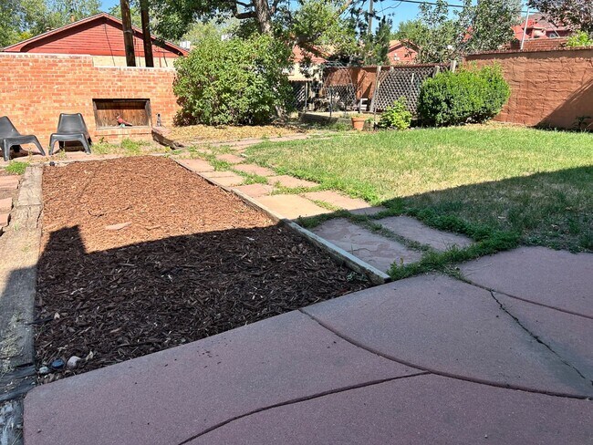 Photo - 2401 N Race St