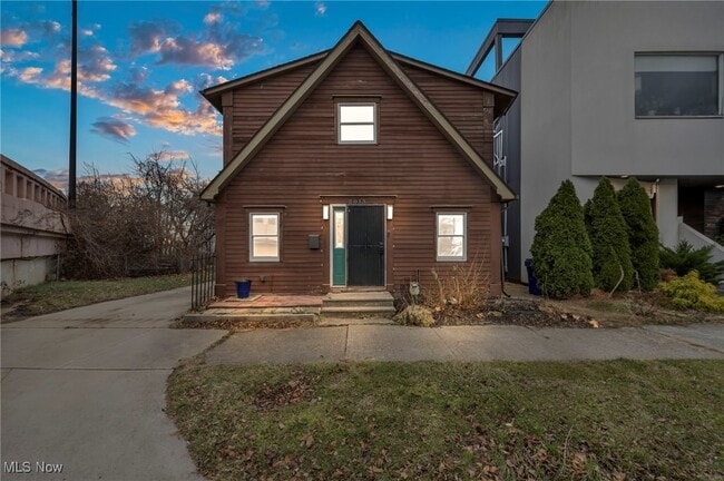 Building Photo - 2013 W 19th St Rental