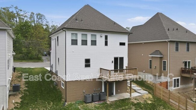Photo - 530 N Third St B