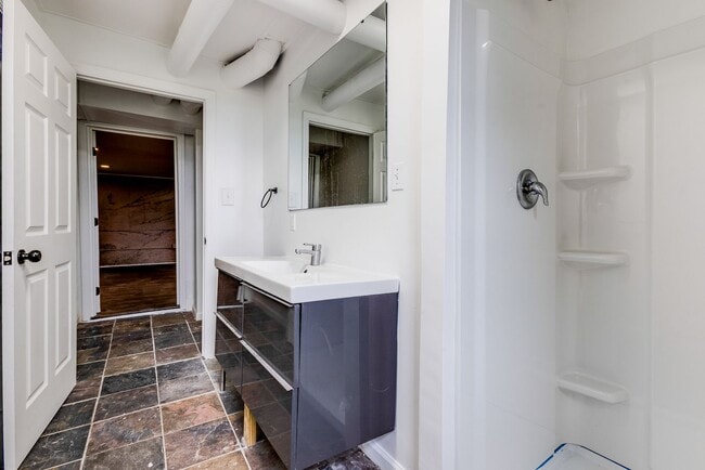 Photo - 955 E Warrington Ave Unit Apt 2