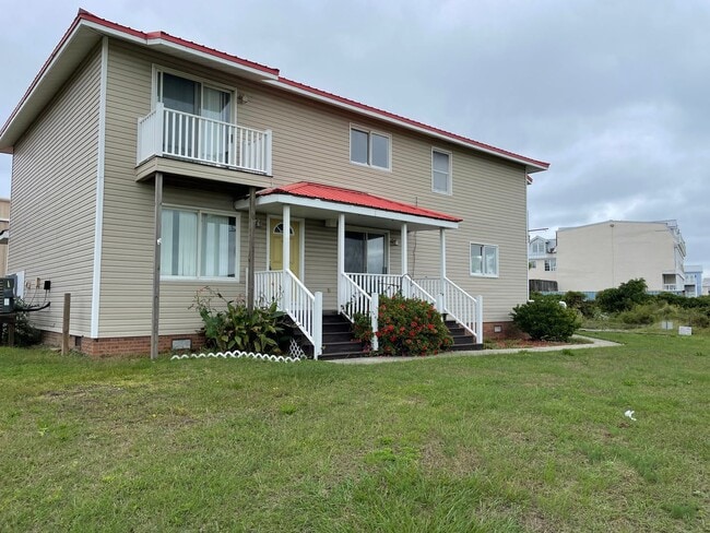 Building Photo - SE133 Unit SE133  3