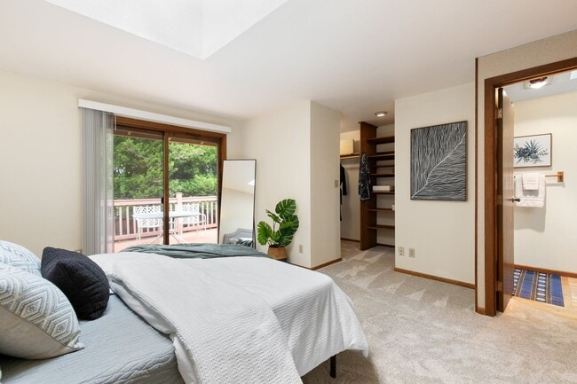 Photo - 12013 TG SMILOWICZ Unit 1