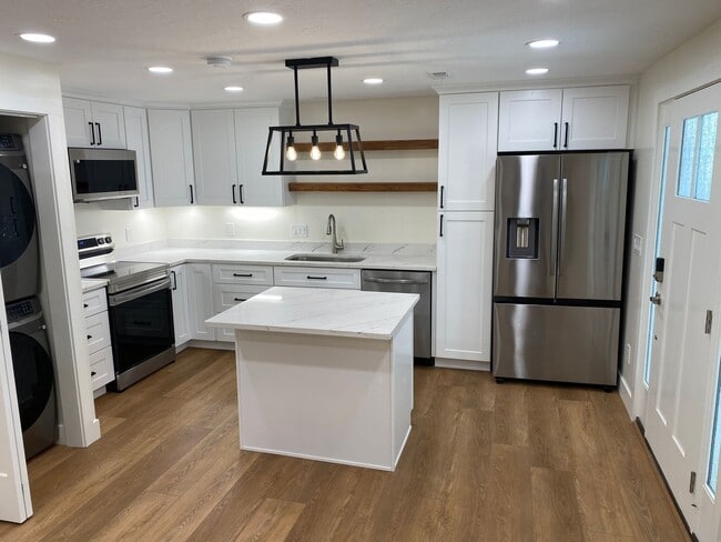 Photo - Light and Bright Basement apartment