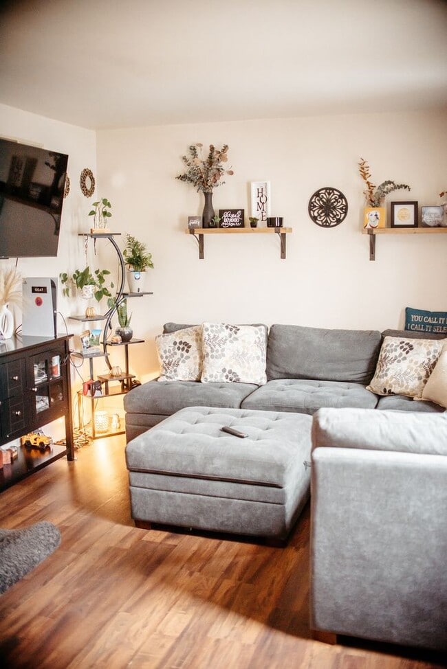 Photo - 16 Cranfield Ct