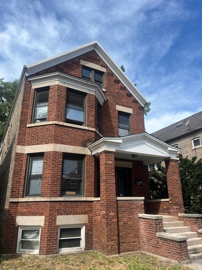 Building Photo - 8548 S Manistee Ave