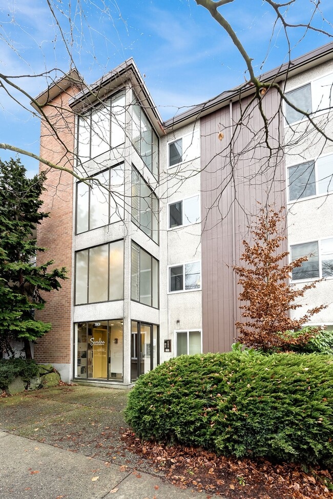 Photo - SAN Sandra Apartments