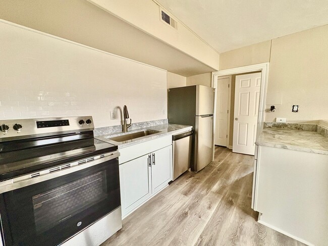 Photo - 5614 S Main St Unit 2 (upstairs)