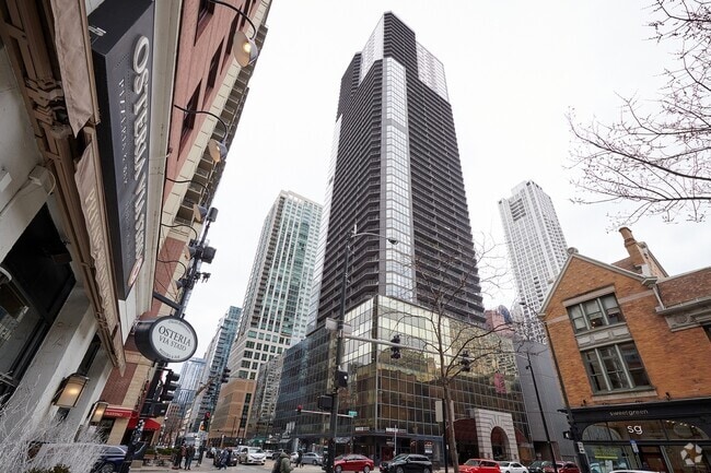 Building Photo - 10 E Ontario St Unit 1409 Rental