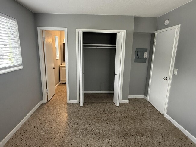 Photo - 1118 N H St Unit 13