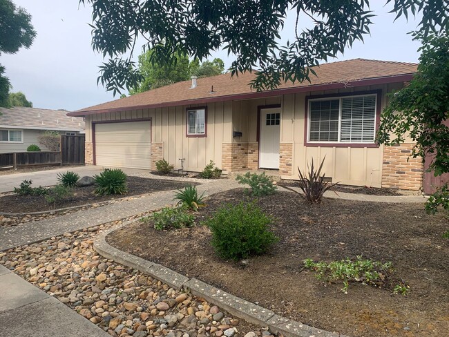 Building Photo - Terrific Brentwood Neigborhood!