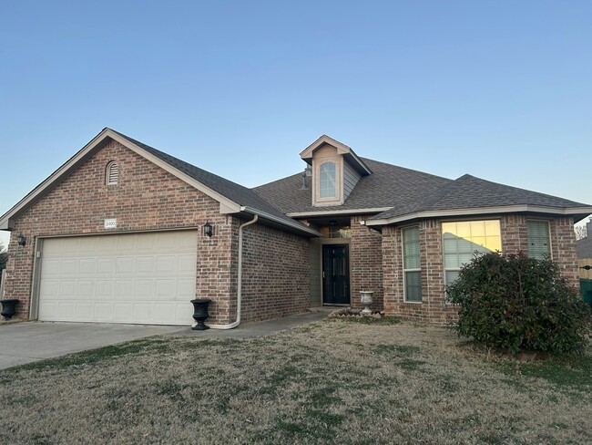 Photo - 2400 Rookhaven Ln