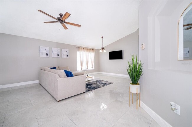 Photo - 207 Langham Dr