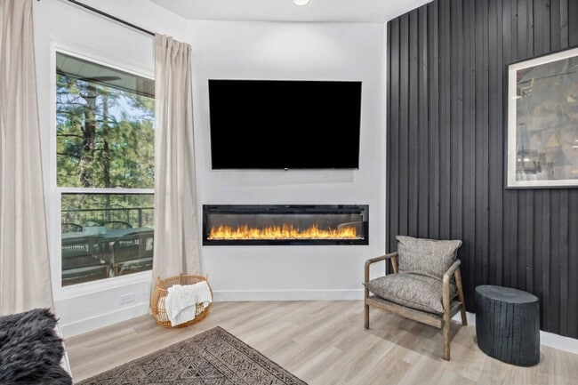Building Photo - 1280 W Shullenbarger Dr Unit SI ID1558589P