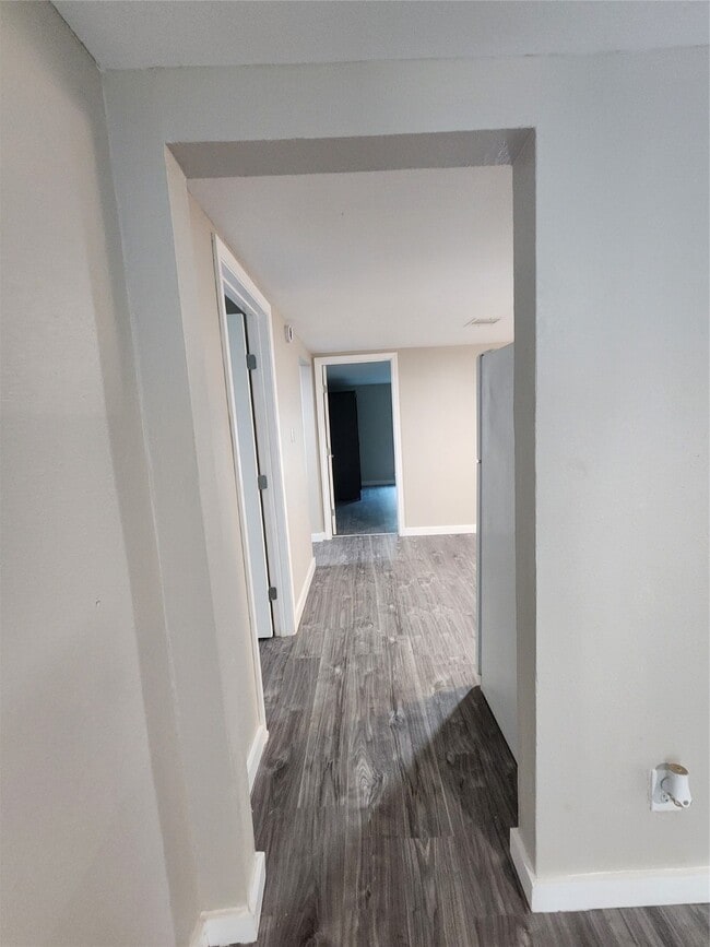 Photo - 4909 1/2 Hoffman St