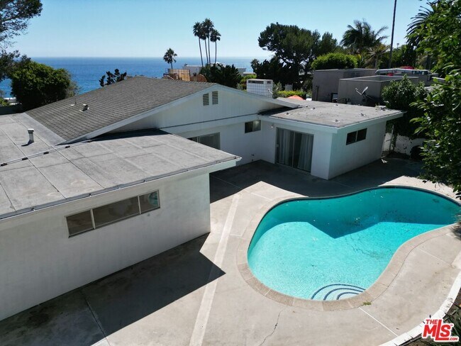 Photo - 31617 Broad Beach Rd