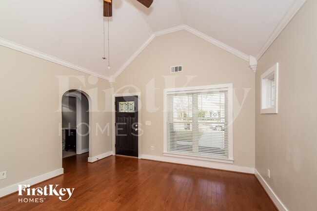 Photo - 283 Stonecreek Pl