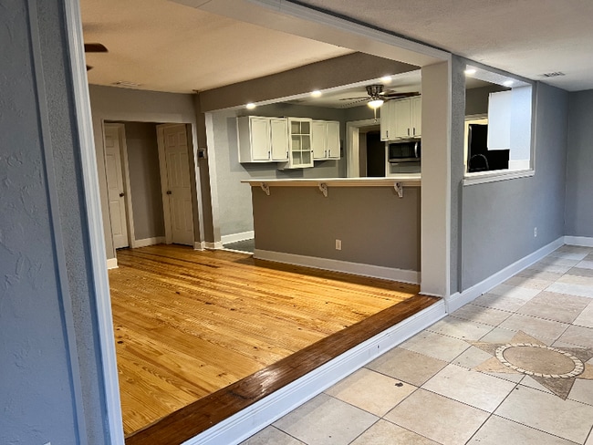 Photo - 4900 Grand Ave