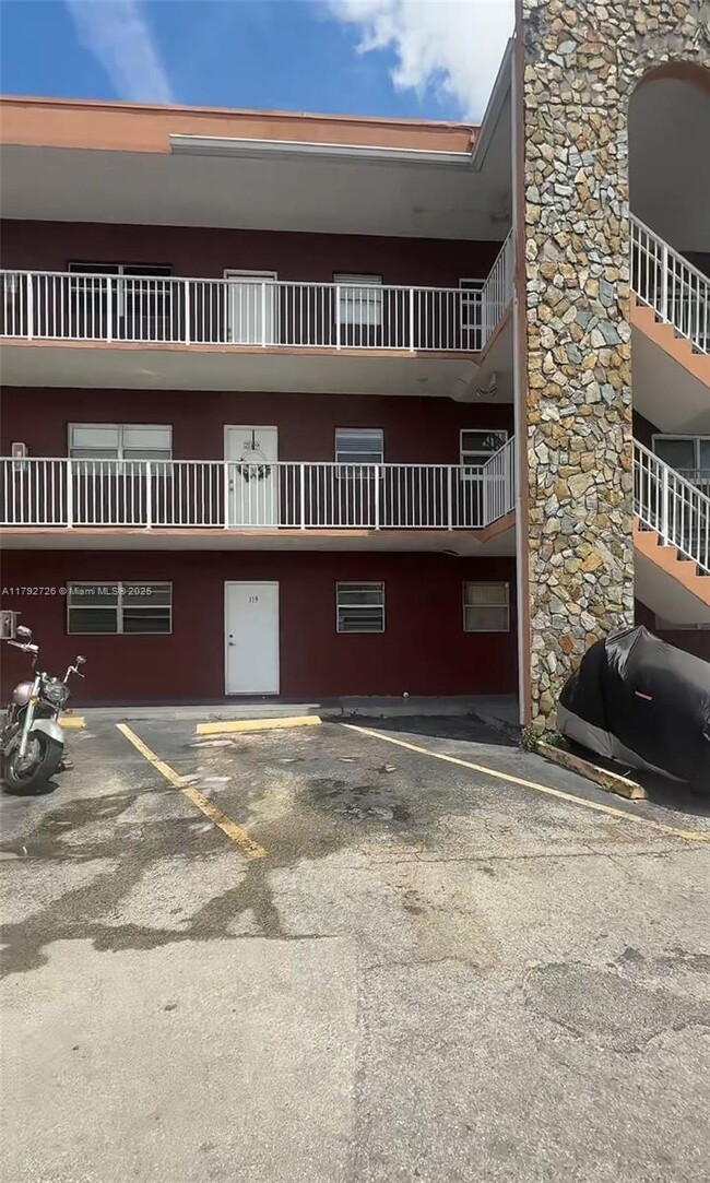 Building Photo - 6850 W 16th Dr Unit 119 Rental