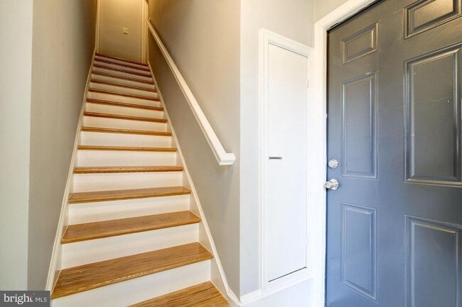 Photo - 1141 Owen Pl NE