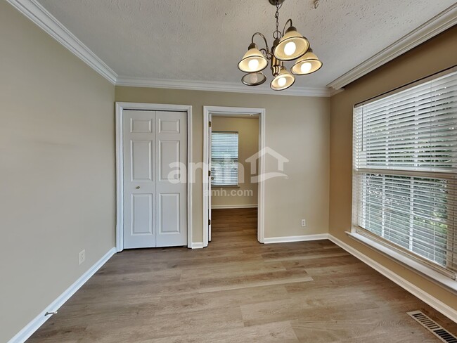 Photo - 107 Edgewater Pl