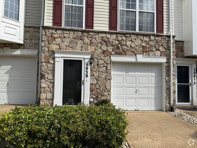 Building Photo - 5939 Kirkcaldy Ln Rental