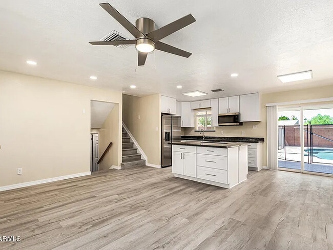 Photo - 703 E Taylor St