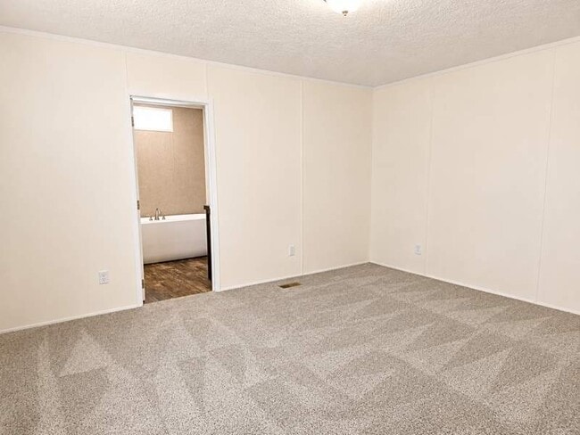 Photo - 153 Goodlett Dr