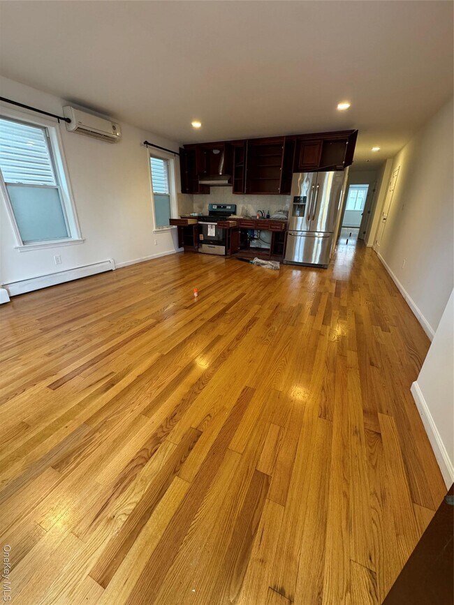 Photo - 9-14 College Point Blvd Apartamento Unidad Fl1