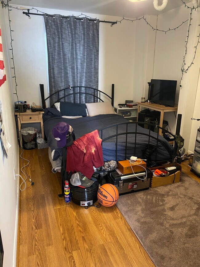 Photo - 1025 W King St Unit 1