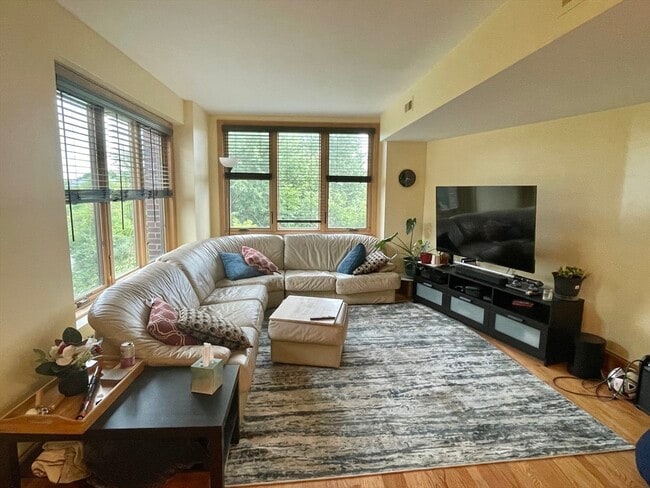 Photo - 128 Warren St