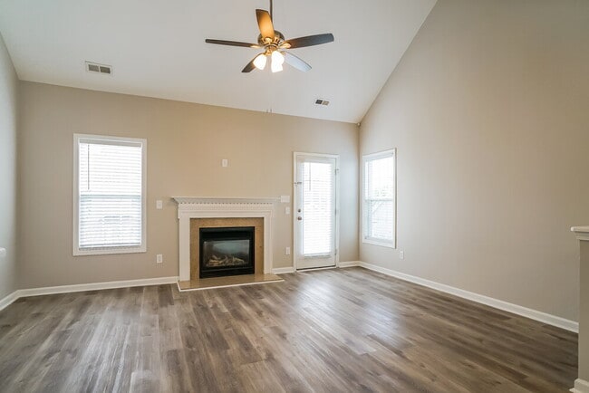 Photo - 115 Red Lake St