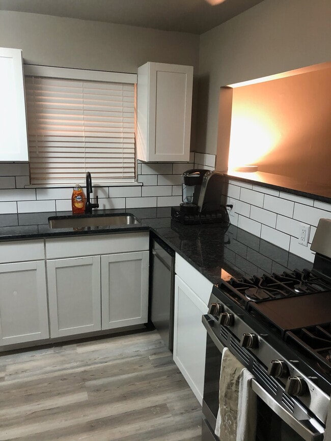 Building Photo - 810 Pine Valley Rd Unit 810 Pine Valley