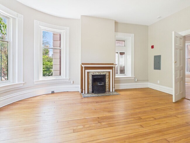 Photo - 7 E Franklin St Unidad 4