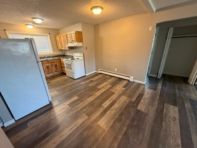 Building Photo - 1620 Kelby Dr Unit 4