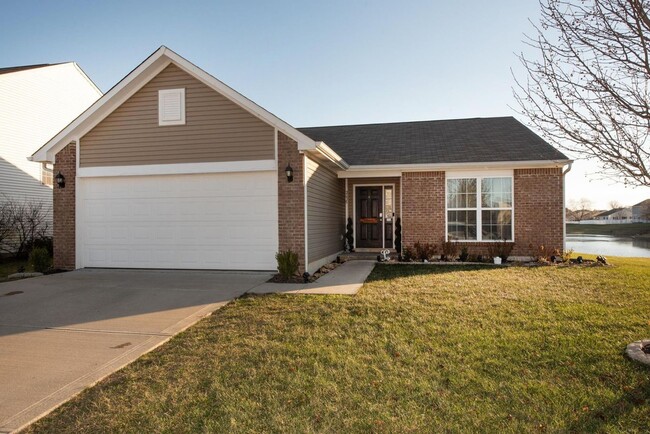 Building Photo - Gorgeous Three Bedroom Single-Family Home