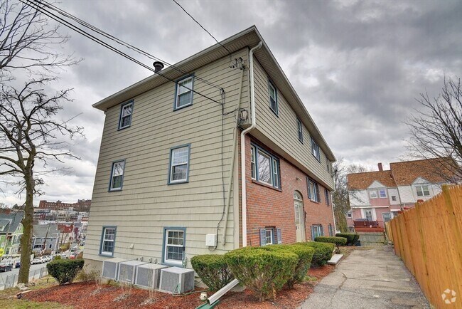 Building Photo - 30 Trull St Unit 4 Rental