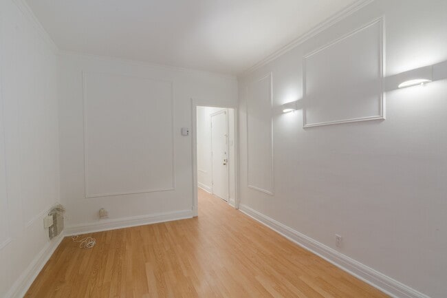 Photo - 2060 Rue du Fort Unit 10