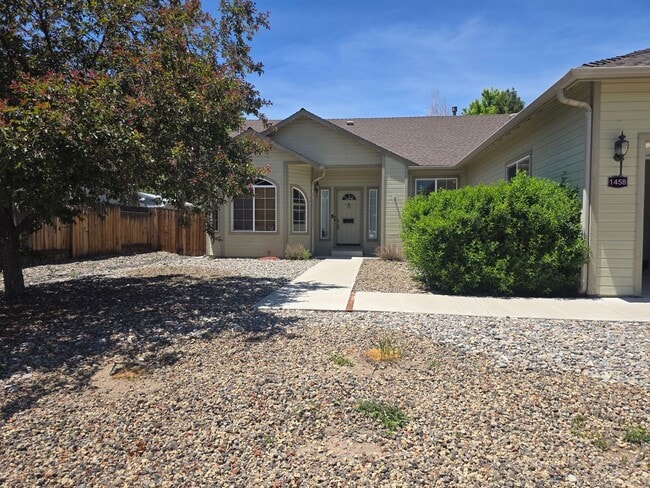 Building Photo - Executive Rental is a rare find