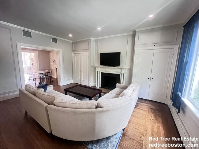 Building Photo - 1712 Beacon St Unit 1 Rental