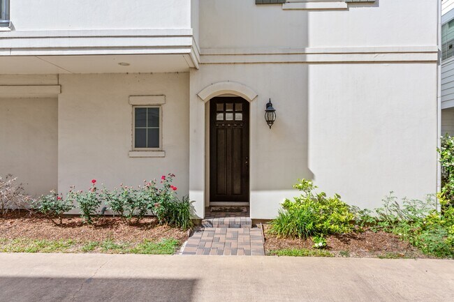 Photo - 18 Hermann Park Ct