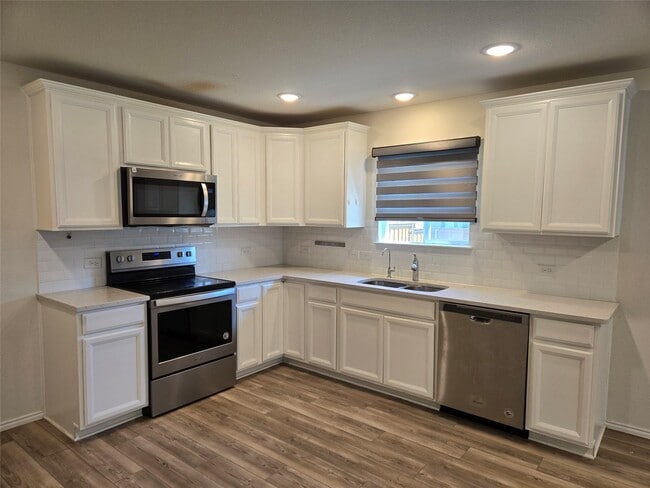 Photo - 1126 Ainsley Ln