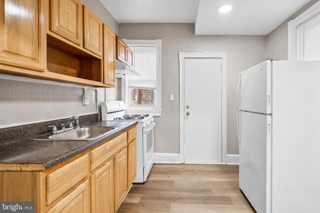 Photo - 130 N Robinson St