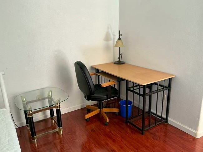 Photo - 5650 Red Roof St