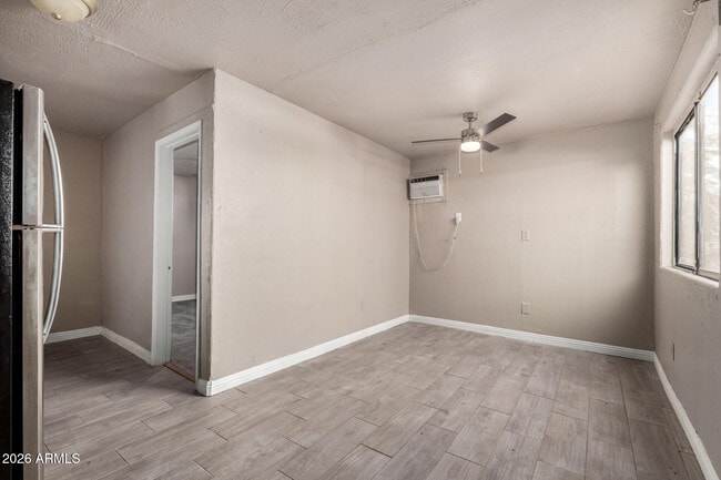 Photo - 2135 W Hadley St