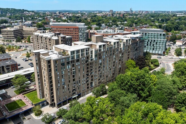 Photo - 33 Pond Ave Unidad 1010